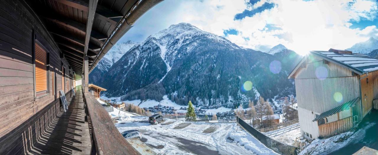 Pension Gruenwald Hotel Sölden Exterior foto